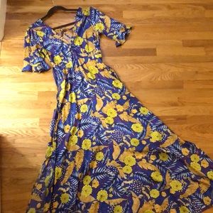 NWT Floral Maxi dress. Low back. Perfect for spring and summer!